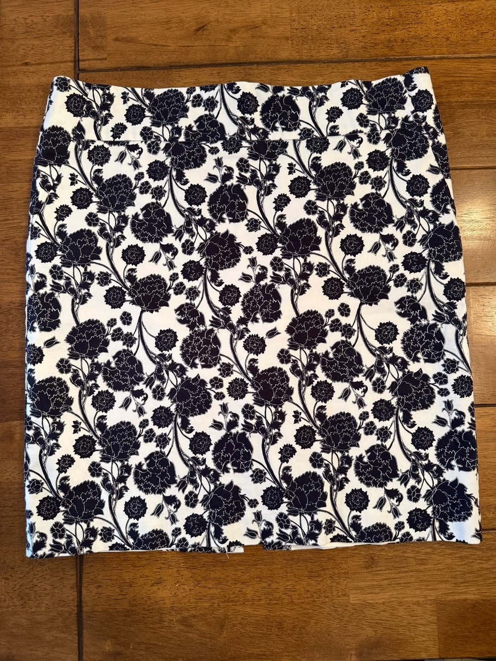 Covington Black and White Floral Midi Skirt Size 14 preppy coastal grandmacore